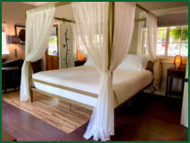 Romantic King Canopy Bed